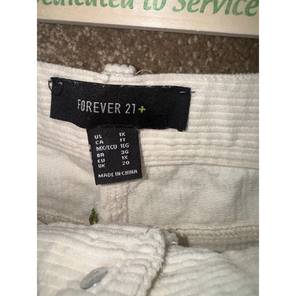 Forever21 White Corduroy Shorts‎ with Green Flowers Trendy Summer Comfy Sz 1x - Picture 8 of 9